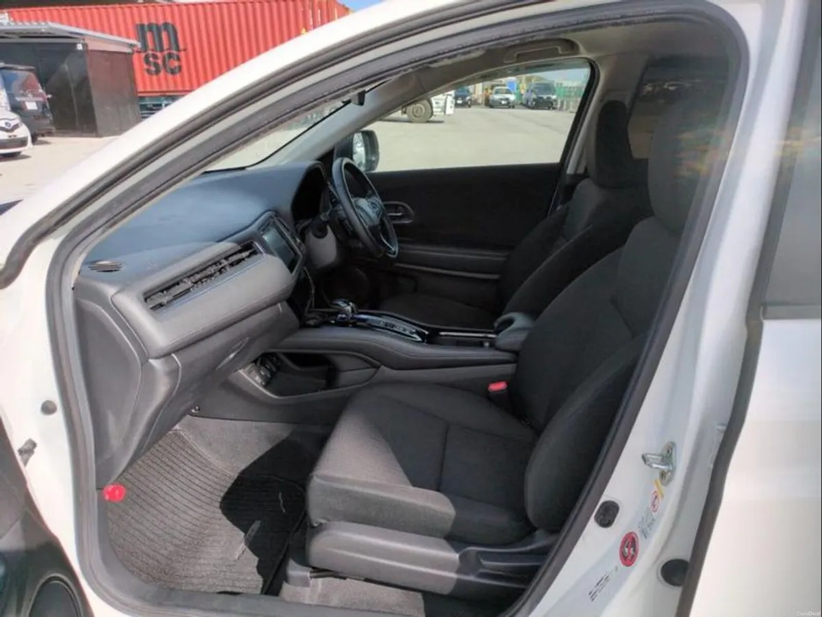 Honda Vezel Hybrid X - Image 2