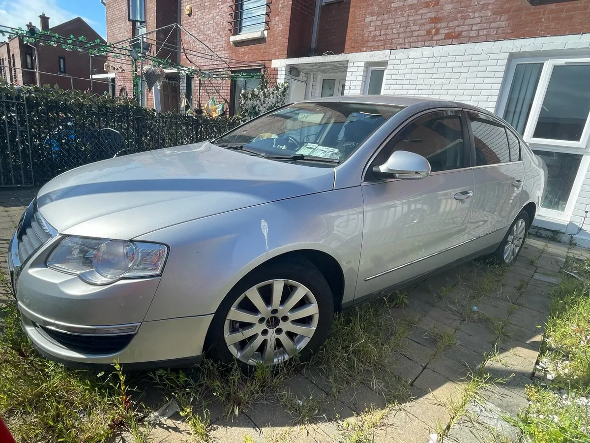 2005 Volkswagen Passat - Image 3