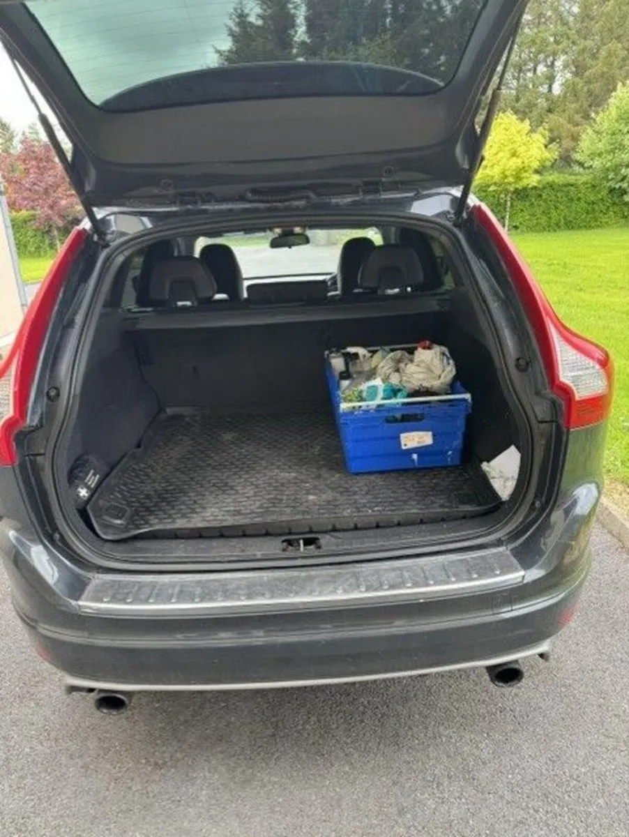 2016 Volvo XC60 D4 R-Design - Image 3
