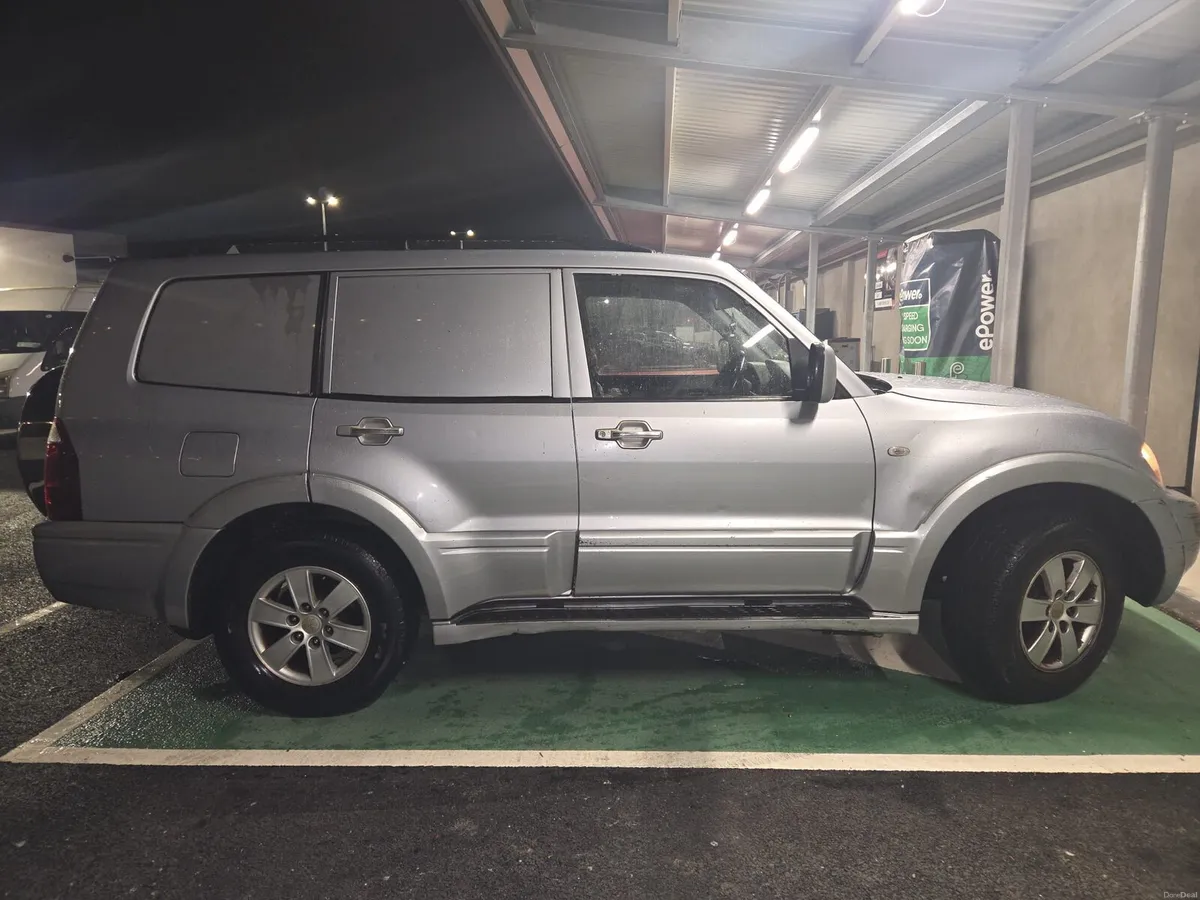 Mitsubishi pajero - Image 3