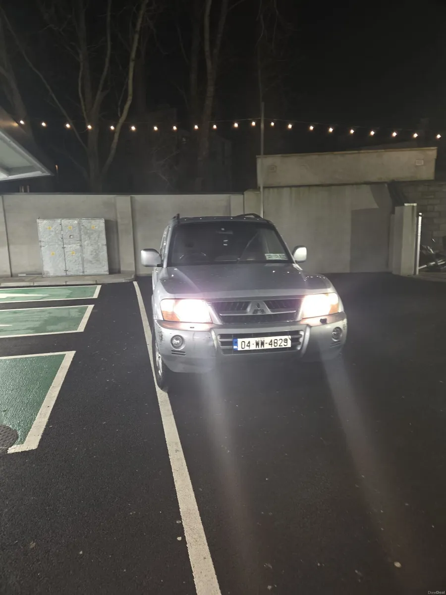 Mitsubishi pajero - Image 6