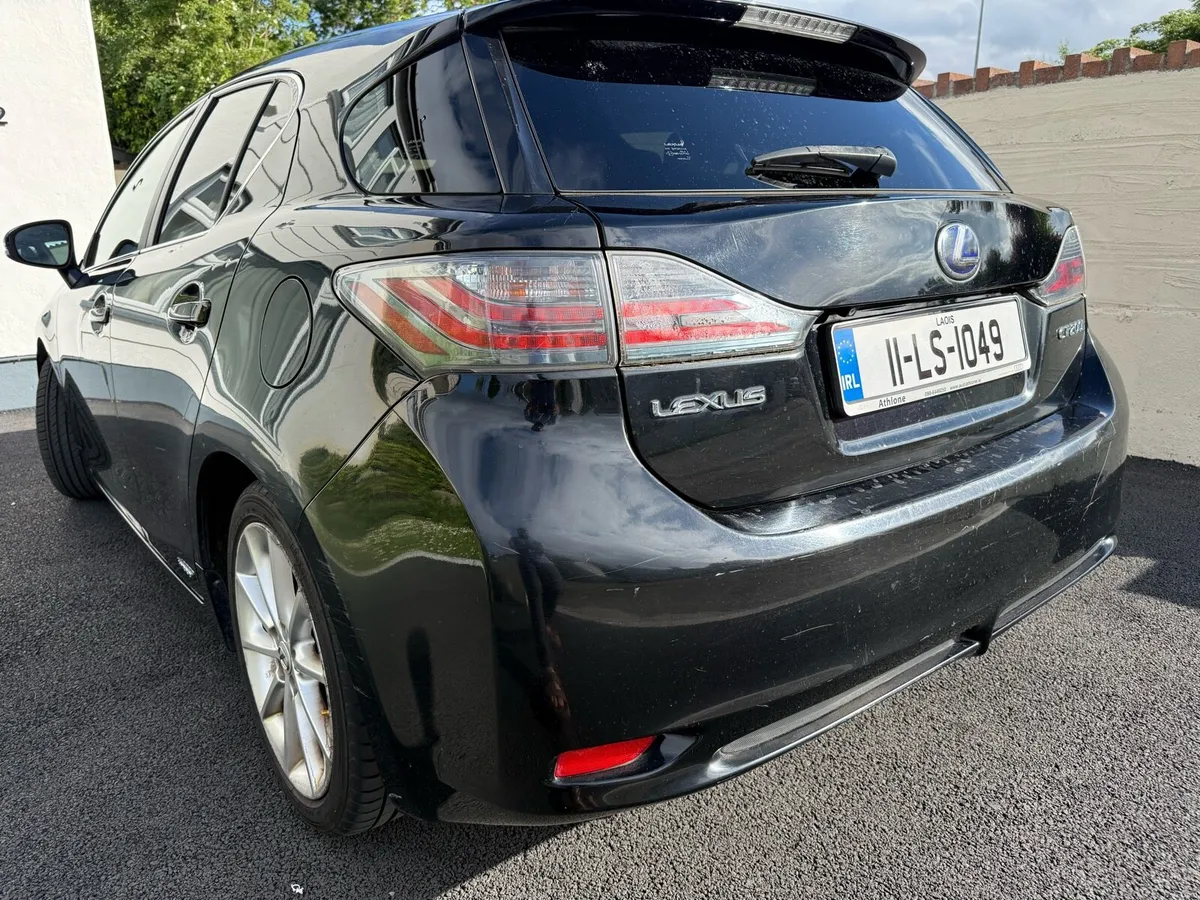 Lexus ct200h 2011 NCT 05/2027 - Image 4