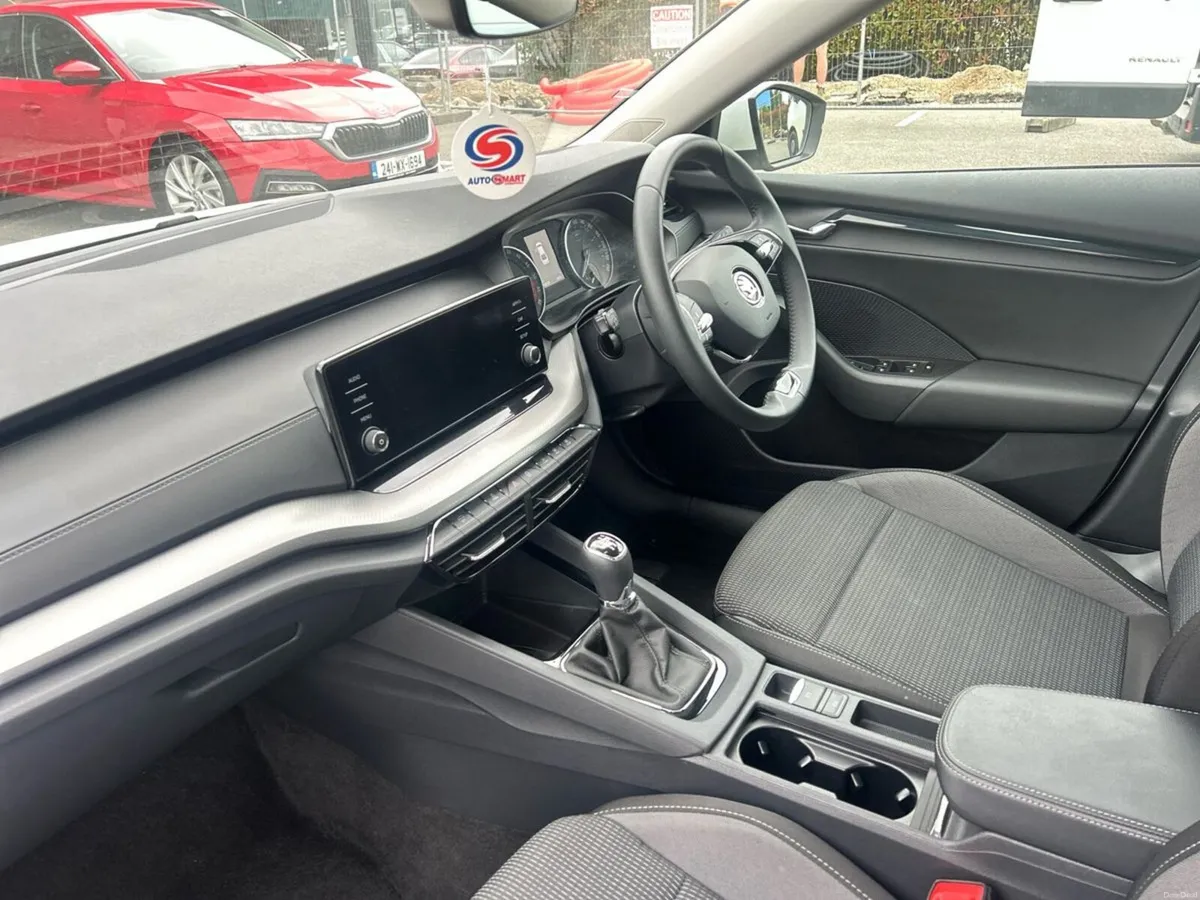 Skoda Octavia OCTAVIA AMB 2.0TDI 115HP - SUMMER SA - Image 2