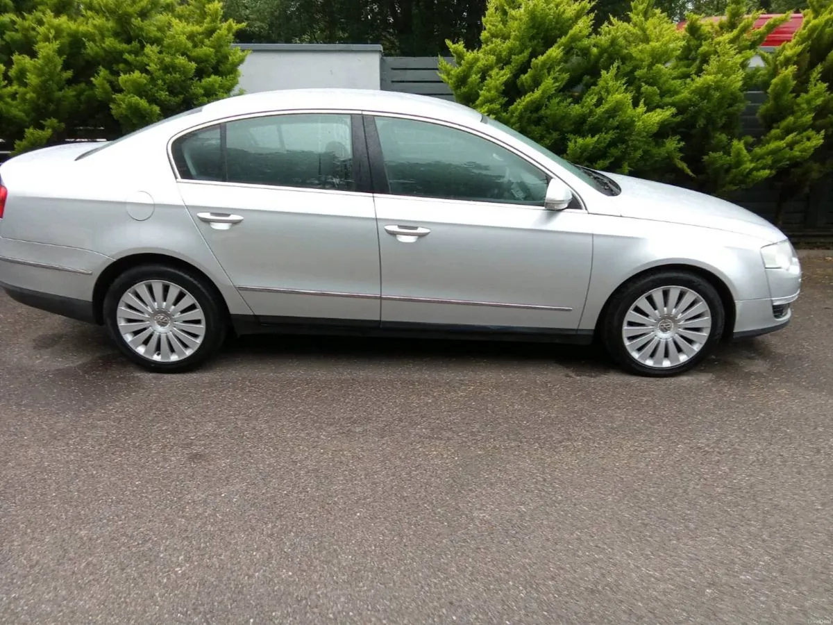 Volkswagen Passat - Image 1