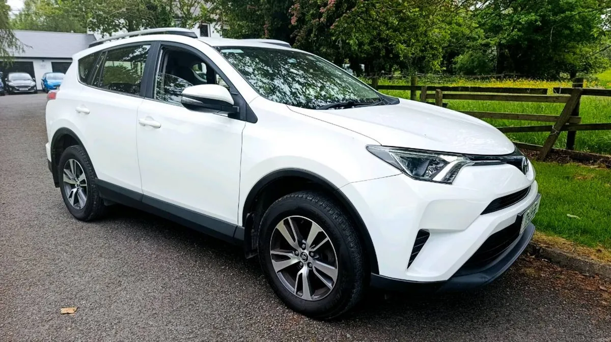 2017 Toyota Rava4 2.0 Diesel D4D - Image 1