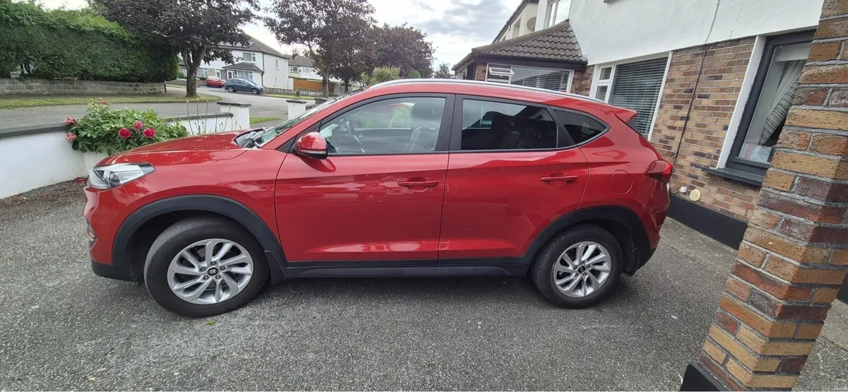 Hyundai Tucson 1.7 Executive SE - Low Mileage - Image 2
