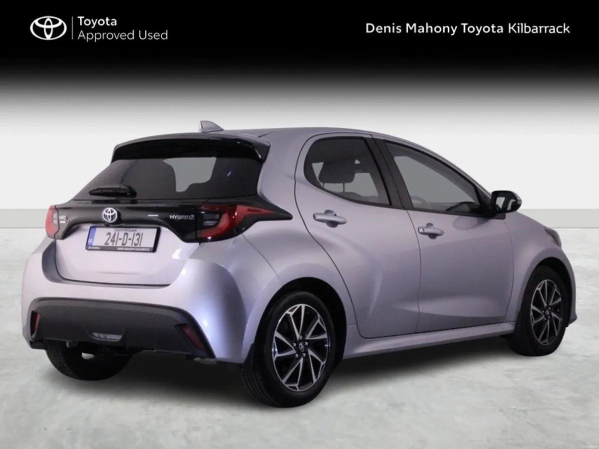 Toyota Yaris HYBRID L/SPORT - Image 2