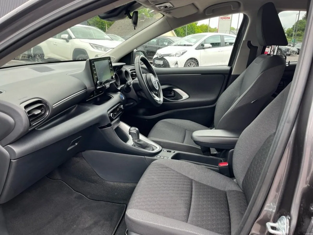 Toyota Yaris 1.5 - Image 6