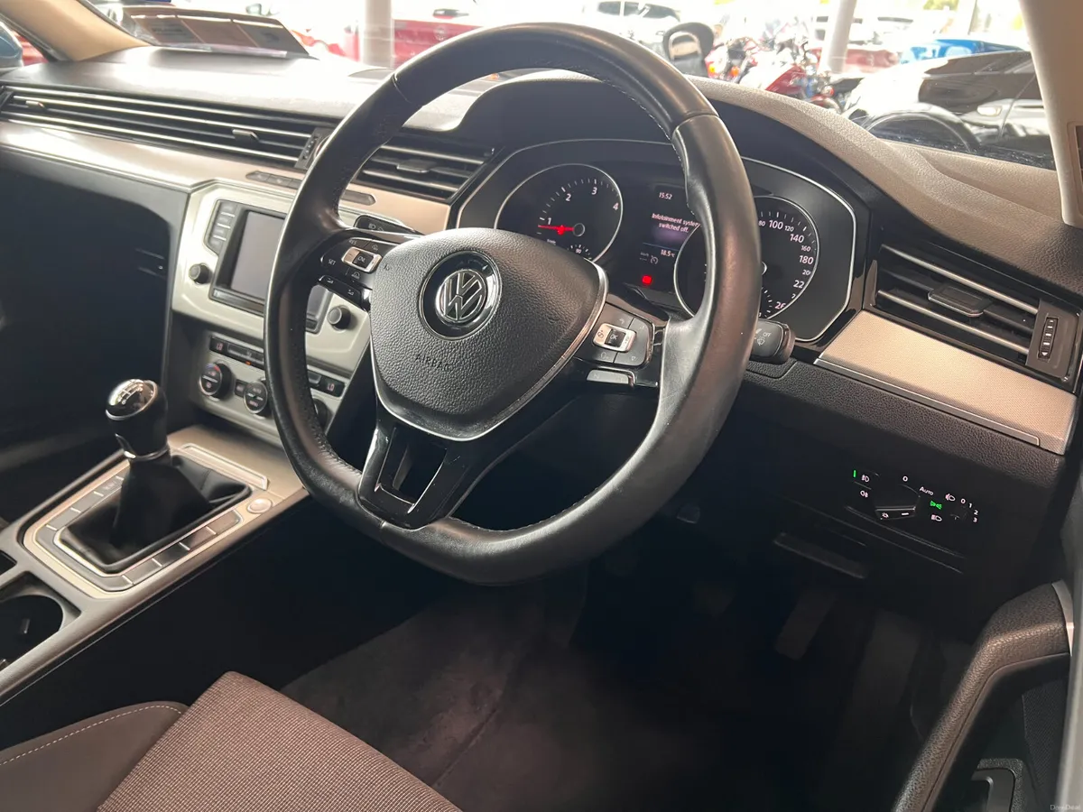 *ONLY 61,000 Kms* Comfort Line 1.6 TDI Manual **Fi - Image 3