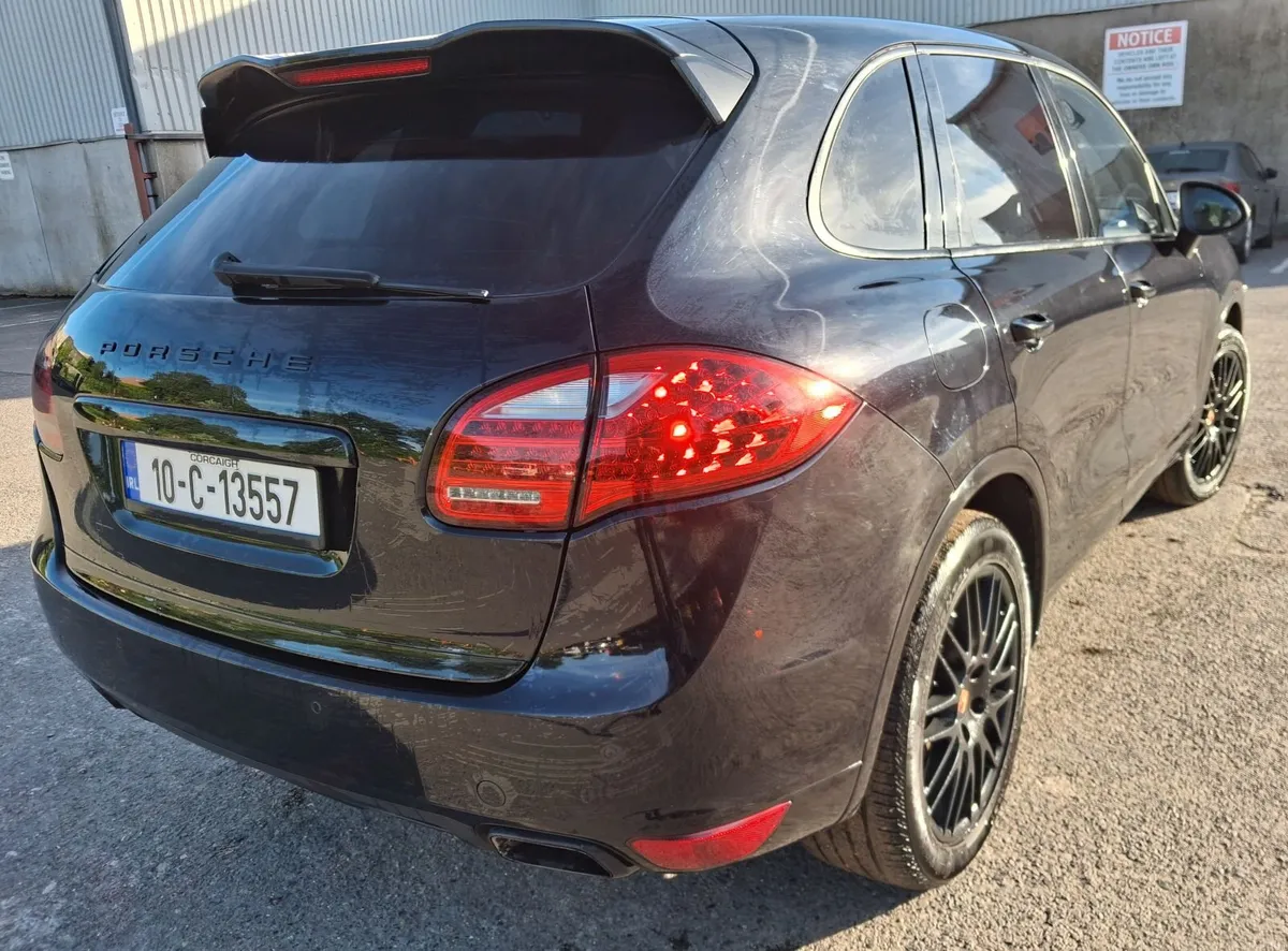 Porsche Cayenne 2010, N1, 5 seat commercial - Image 2