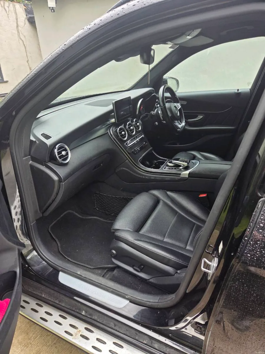 Mercedes GLC220 AMG line - Image 6
