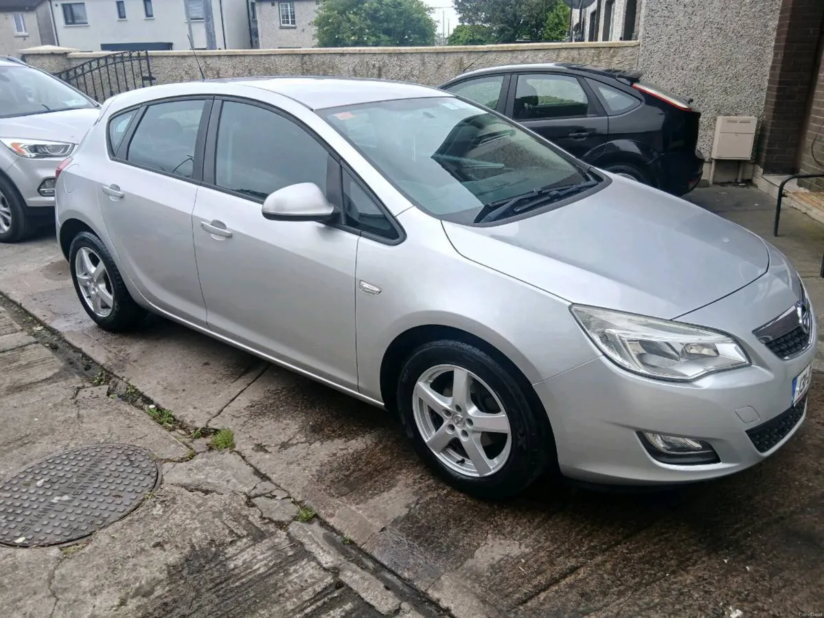 2013 Opel astra !! New nct July 2027 !! - Image 4