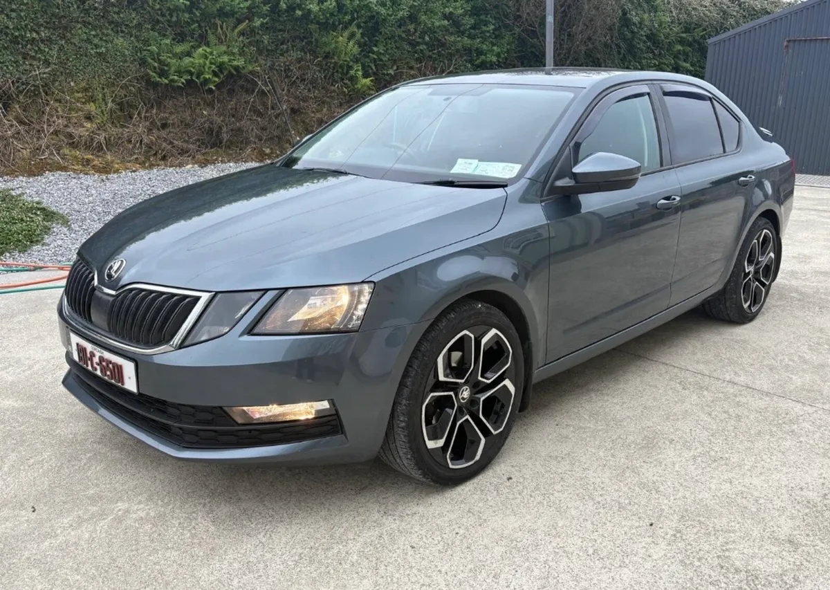 SKODA OCTAVIA - Image 1