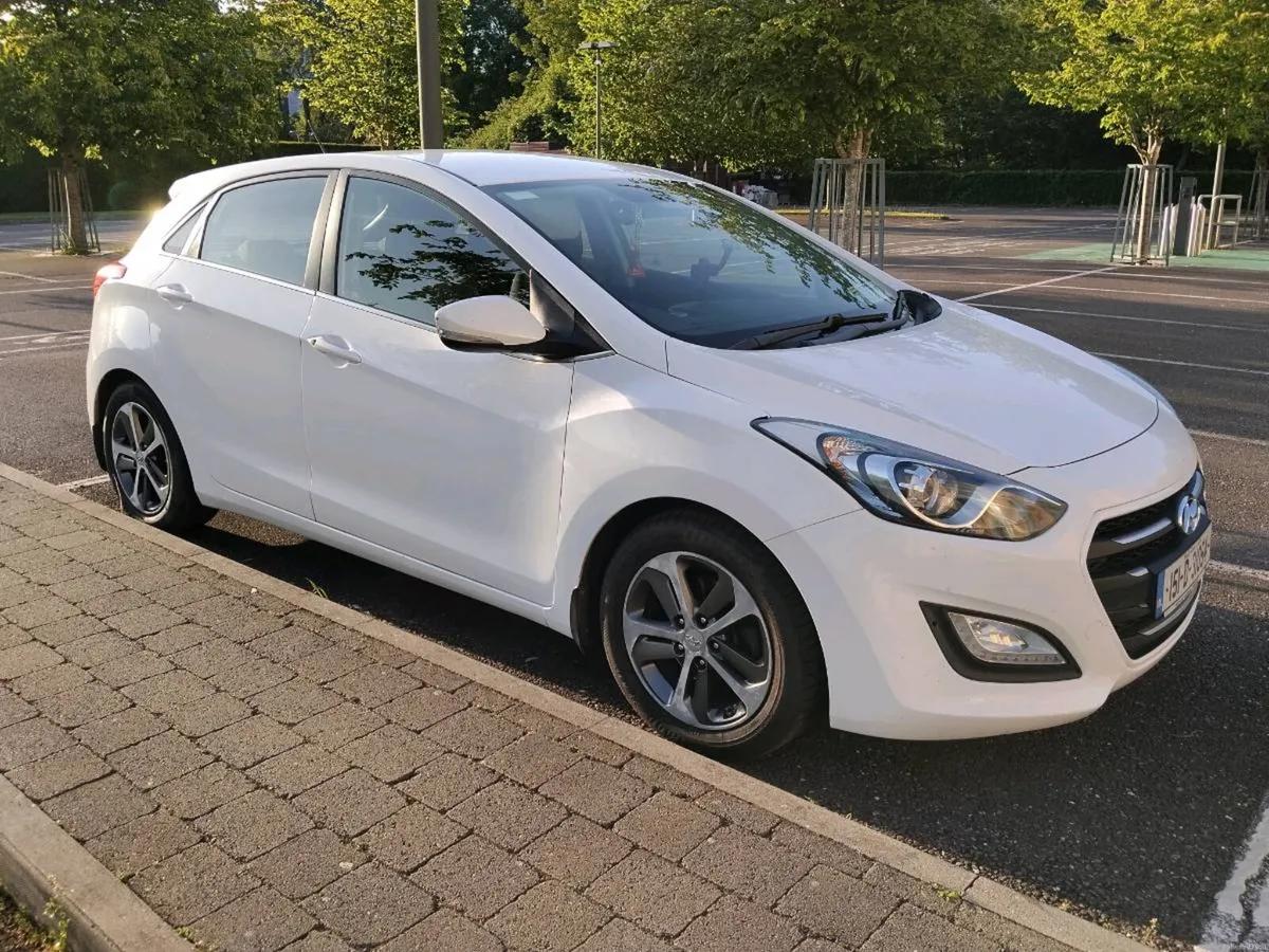 Hyundai i30 Deluxe. Auto. 1.6 diesel - Image 2