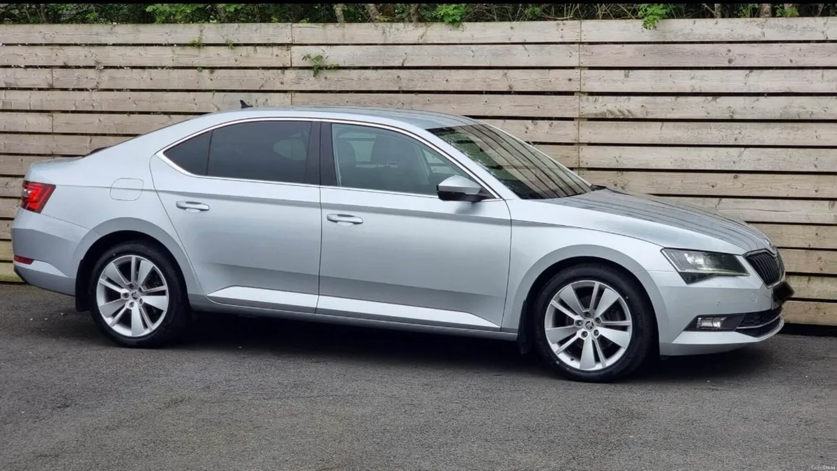 Skoda Superb L&K 2.0TDI 190bhp 4WD DSG - Rare Spec - Image 3