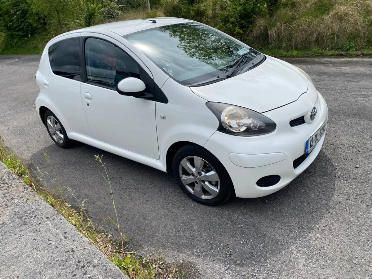 Toyota Aygo 2012 · 1.0 Petrol · Manual - Image 4