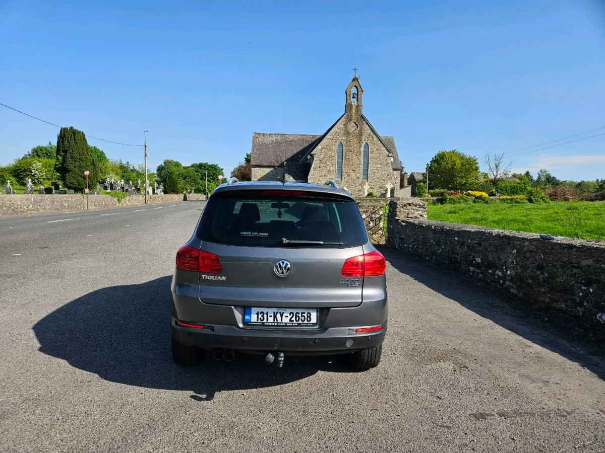 Car - Image 4