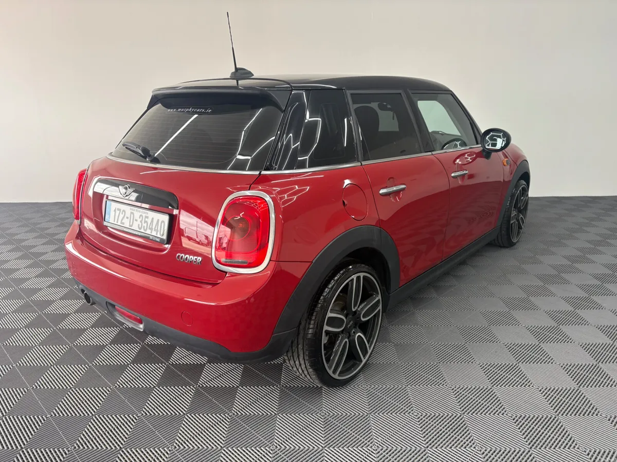 Mini Cooper 1.5 Black edition  2017 - Image 3