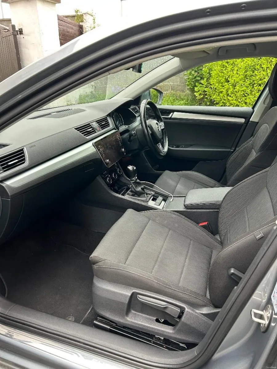 Skoda Superb 2018 - Image 3