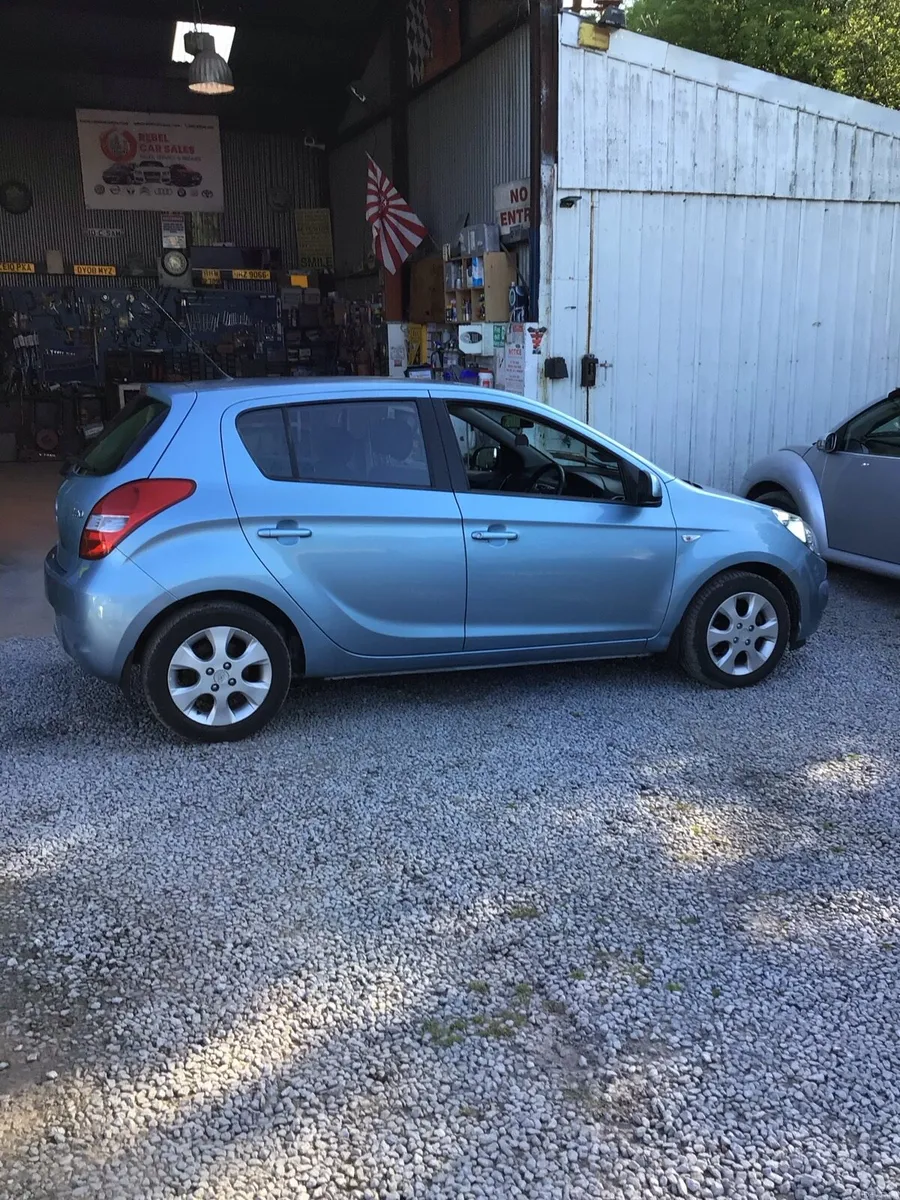 Car - Image 4