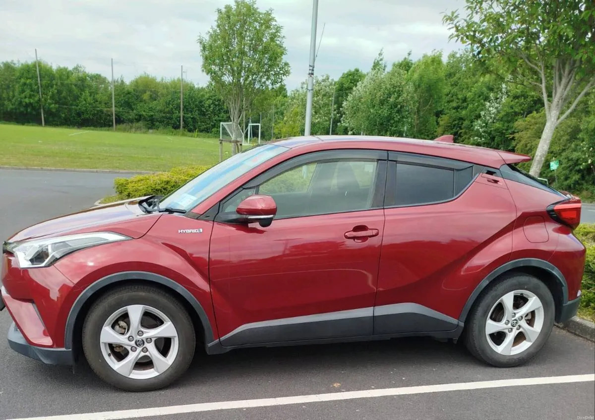 Toyota CHR 1.8 Hybrid - Image 3