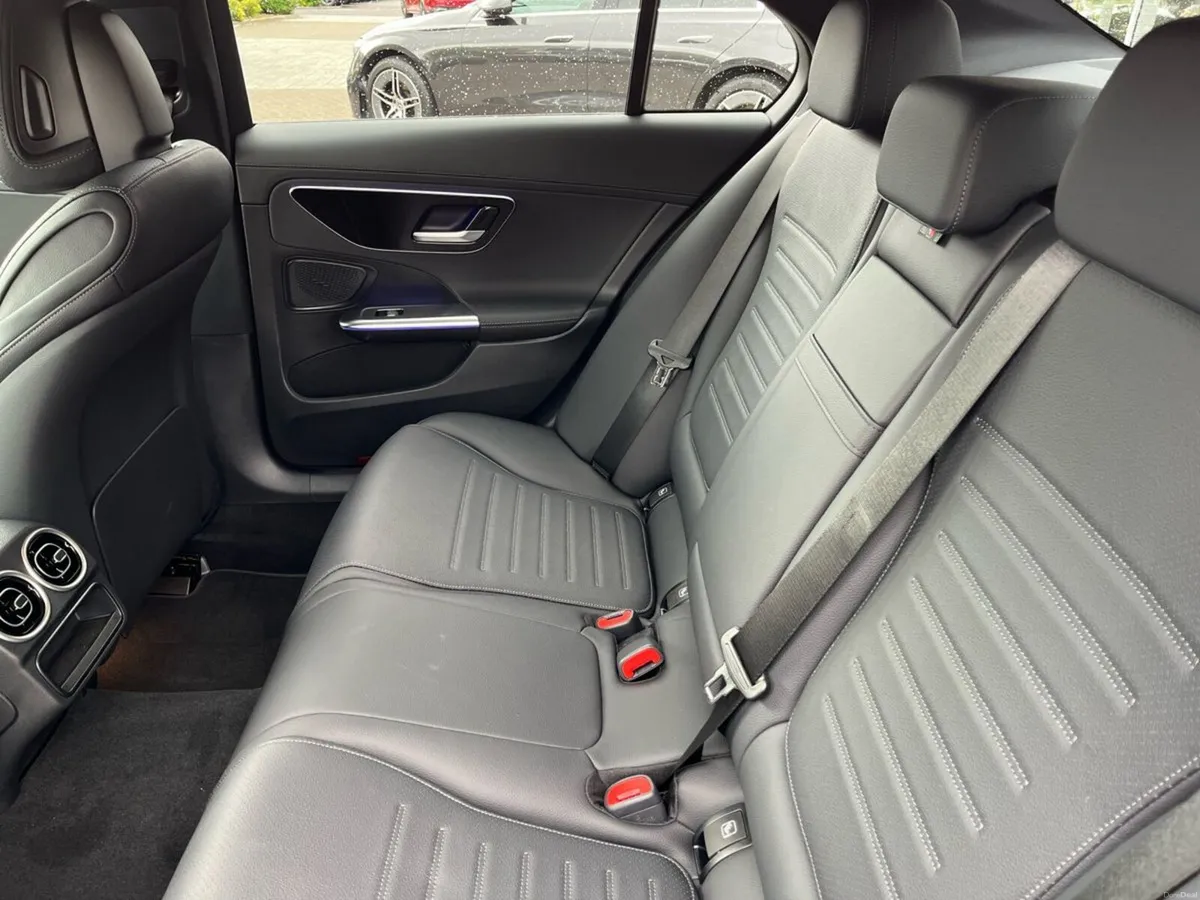 Mercedes-Benz C-Class C 200D AMG Line Plus **Pano - Image 4