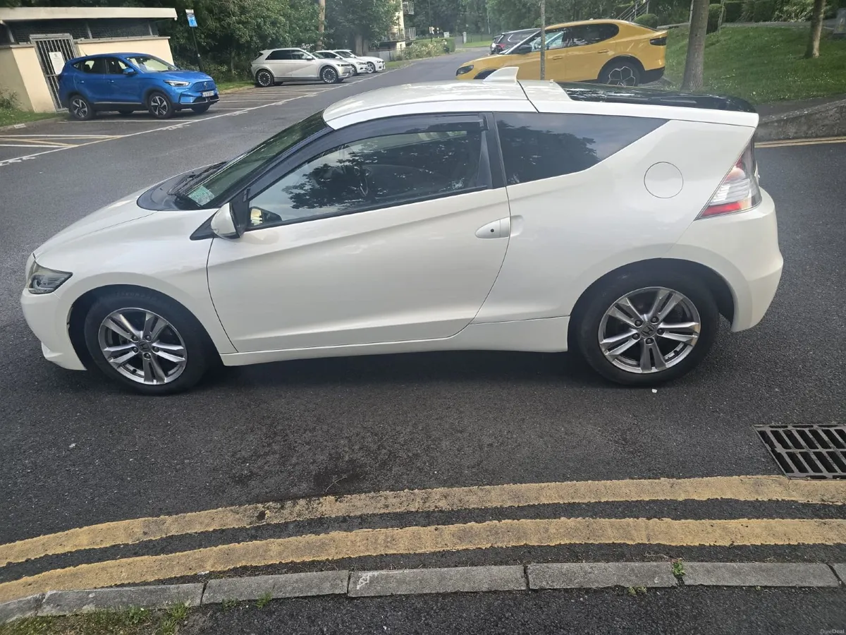 Honda CR-Z 2010 /Automatic /Hybrid / Super Clean - Image 3