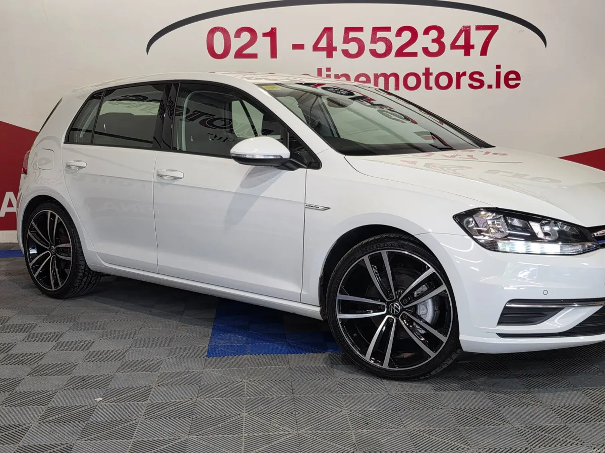 191 VW GOLF 7.5 PETROL MANUAL LIKE NEW!!! - Image 4