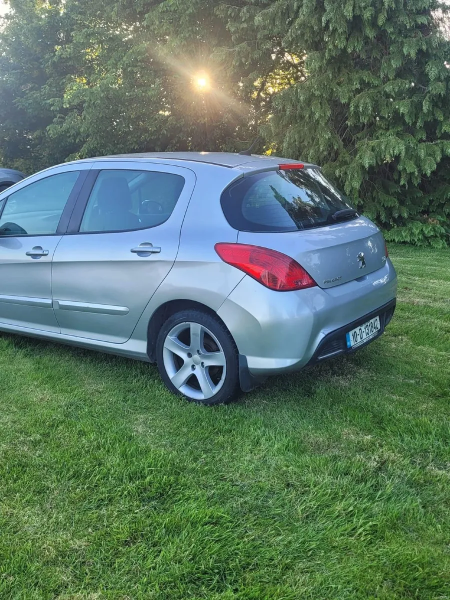 Peugeot 308 2010 - Image 2