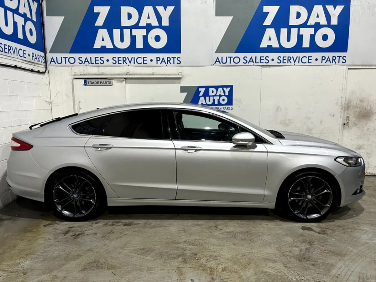 Ford Mondeo TITANIUM 1.5 TD 120PS 6SPEED 4DR - Image 3