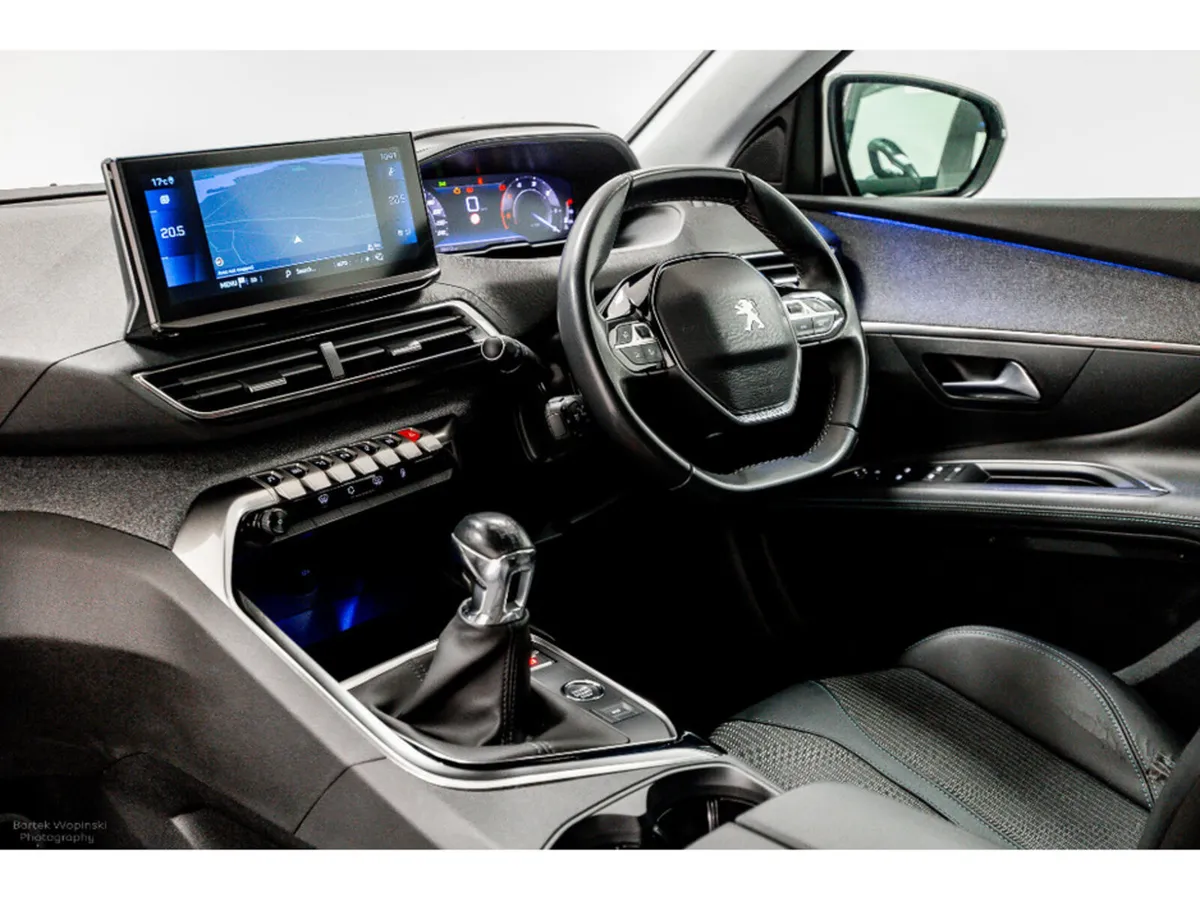 Peugeot 3008 Allure 1.5 Diesel 130HP - Image 6