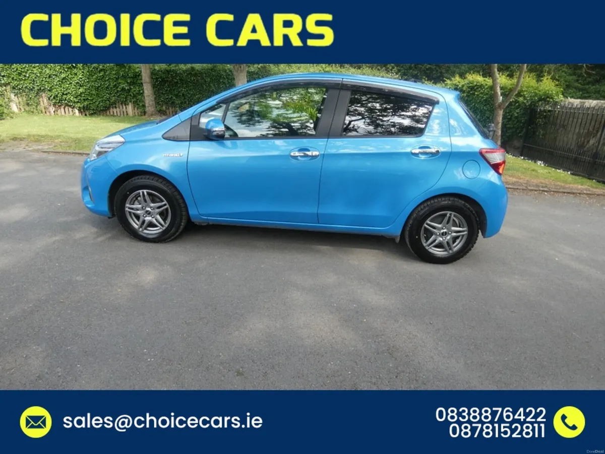 Toyota Yaris 1.5 AUTO HYBRID ANDROID AUTO - Image 3
