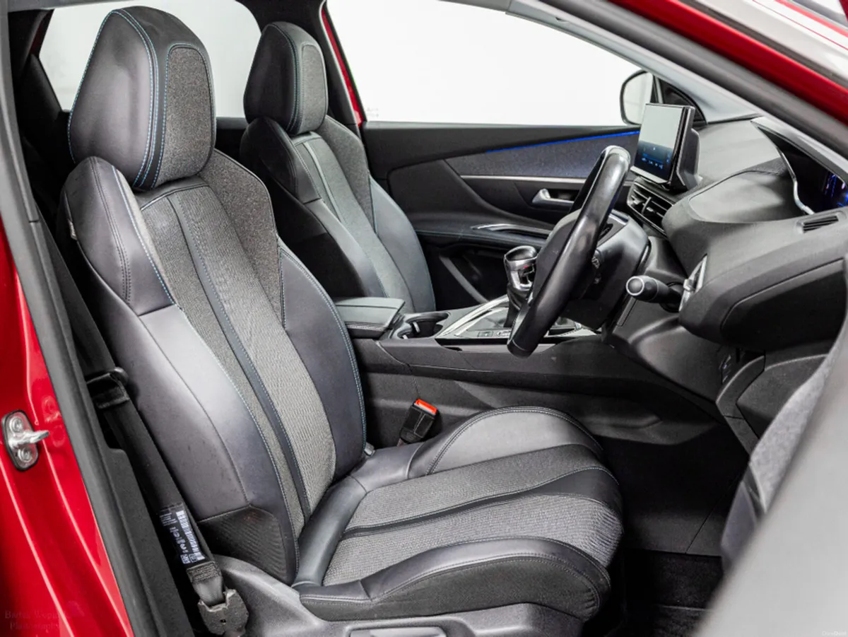 Peugeot 3008 Allure 1.5 Diesel 130HP - Image 3