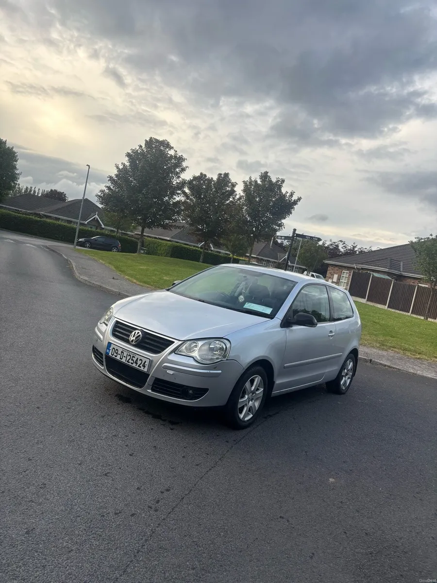 Volkswagen polo(NEW NCT)(LOW MILEAGE) - Image 1