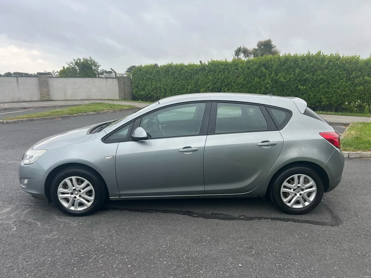 Astra 1.4 5dr New NCT 05/2027 - Image 4