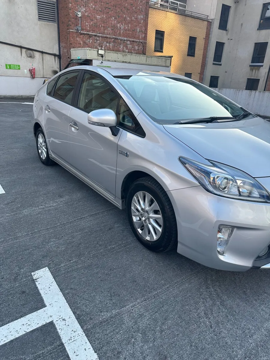 2014 Toyota Prius PHV hybrid - Image 1