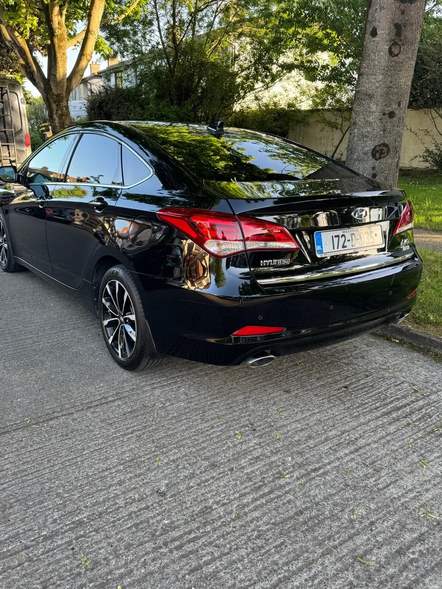 Hyundai i40 Executive - Image 1