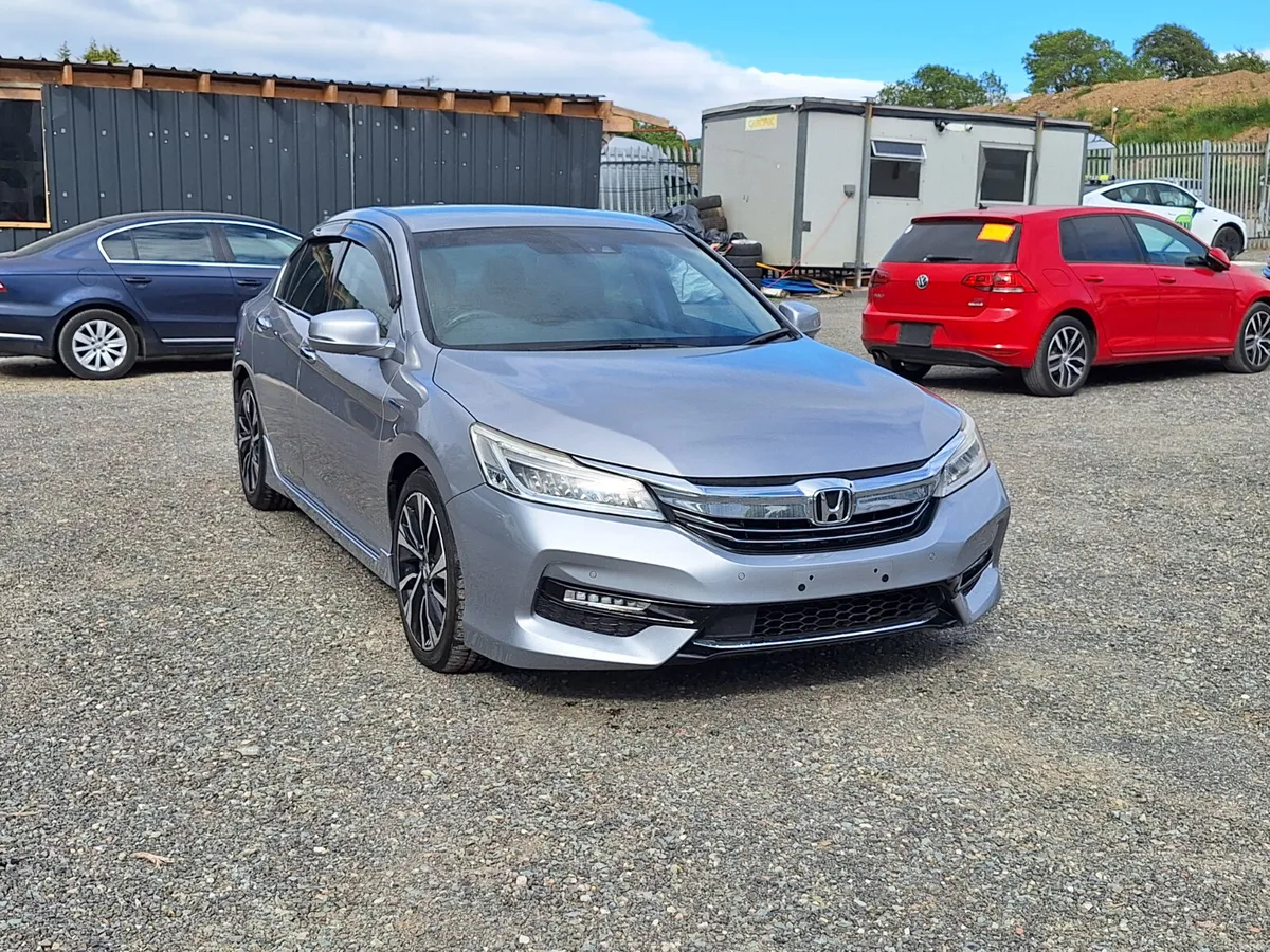 2018 Honda Accord Hybrid Auto | Executive edition - Image 3
