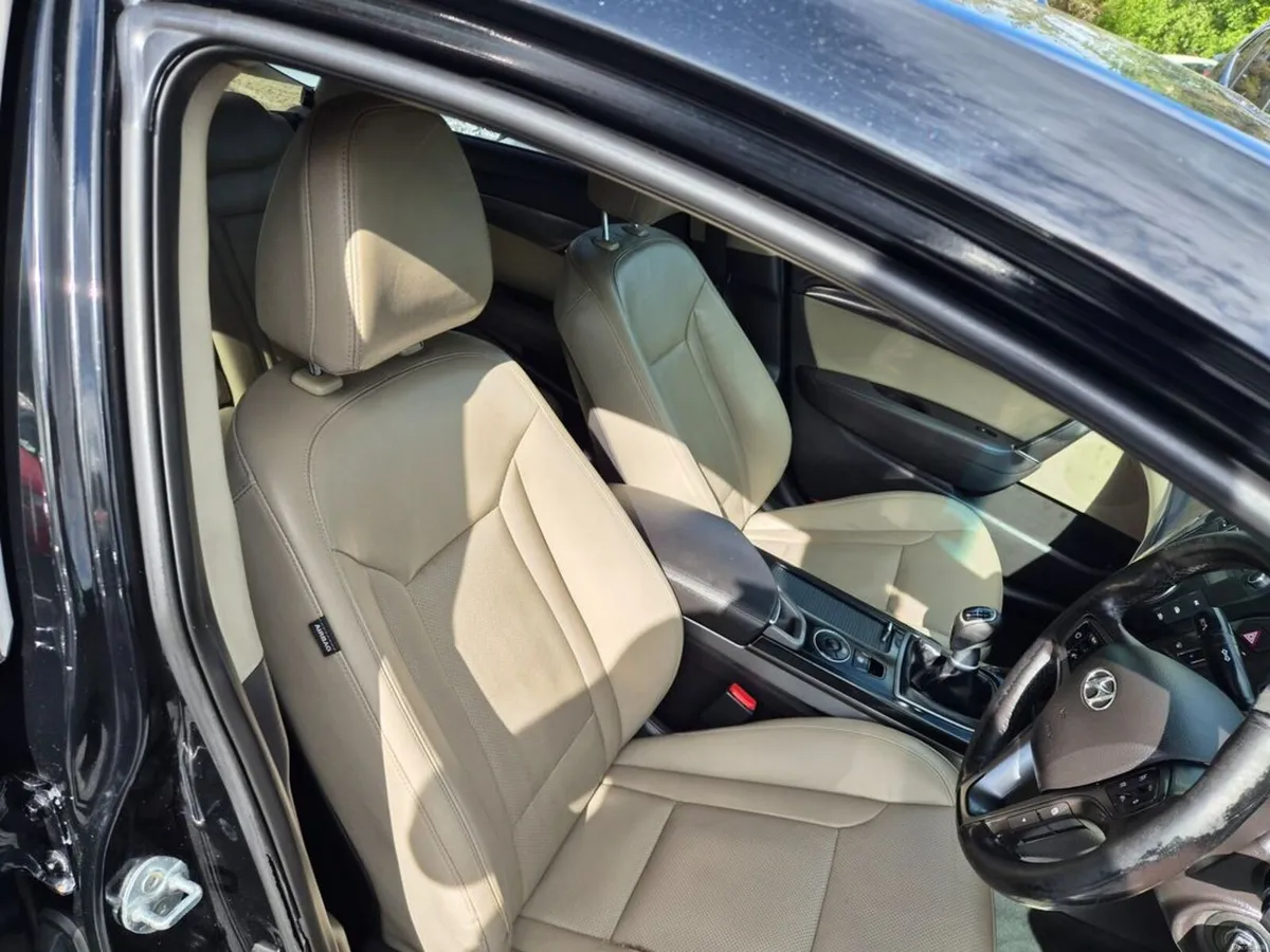 Hyundai i40 Executive Plus 4DR - Image 3