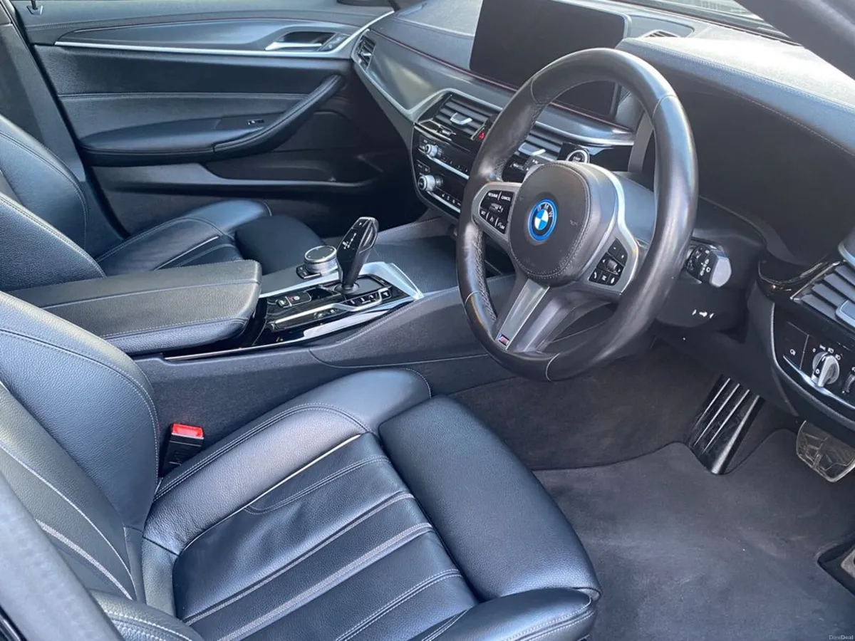 BMW 5-Series Touring 530e M-Sport Pro Auto (PHEV) - Image 3