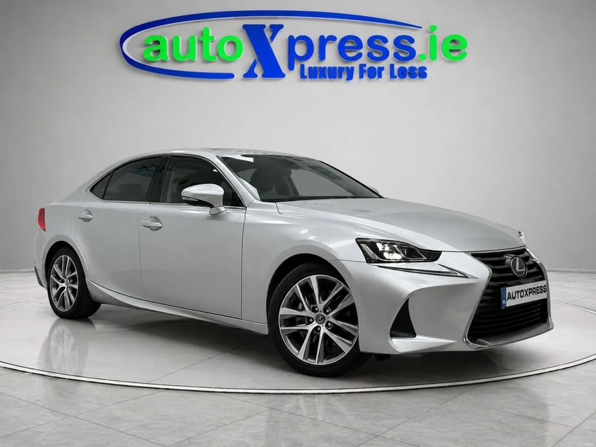 Lexus IS 2.5 Hybrid VERSION L, Reversing camera - Image 1