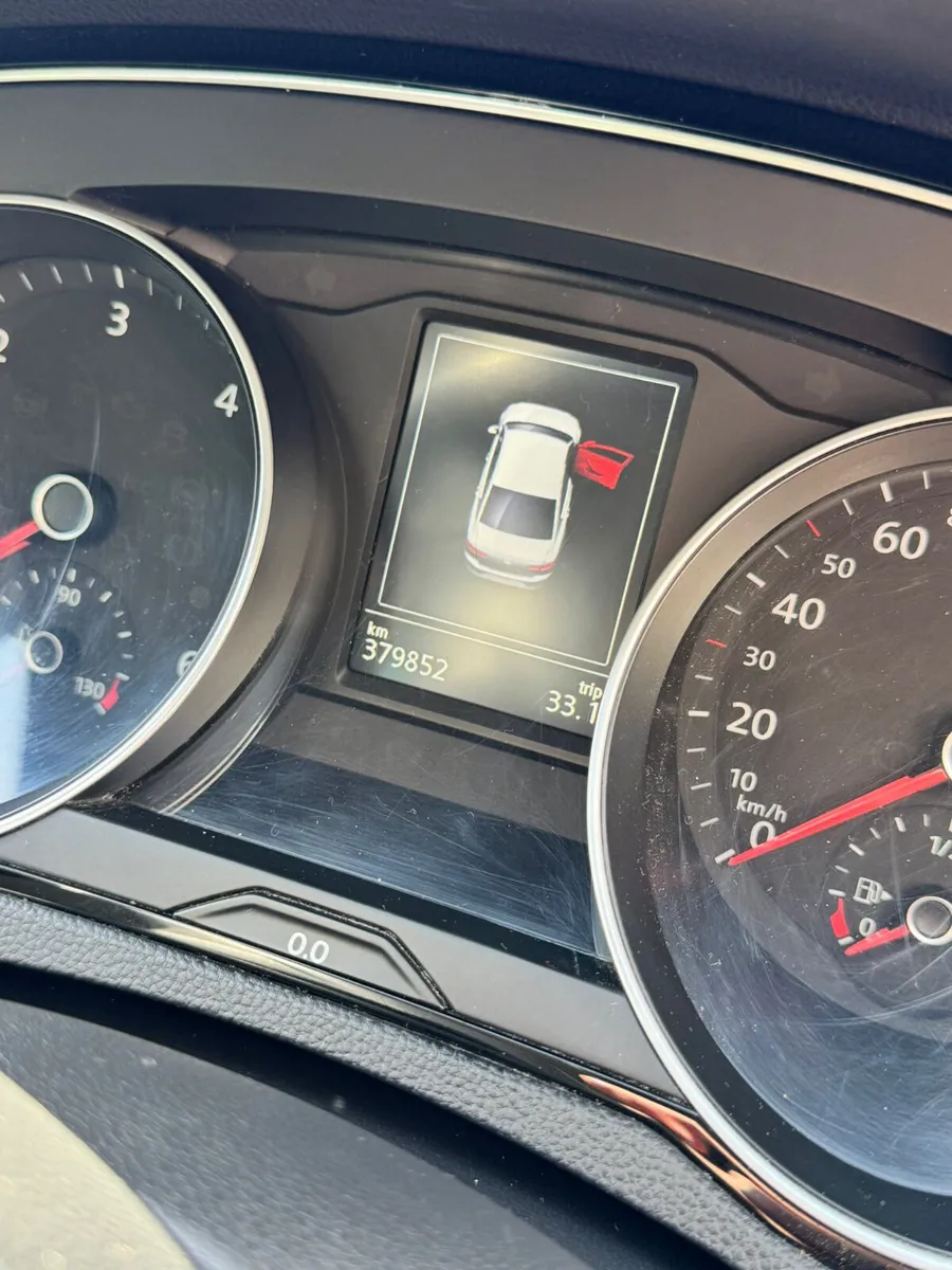 Volkswagen Passat 2015 - Image 4