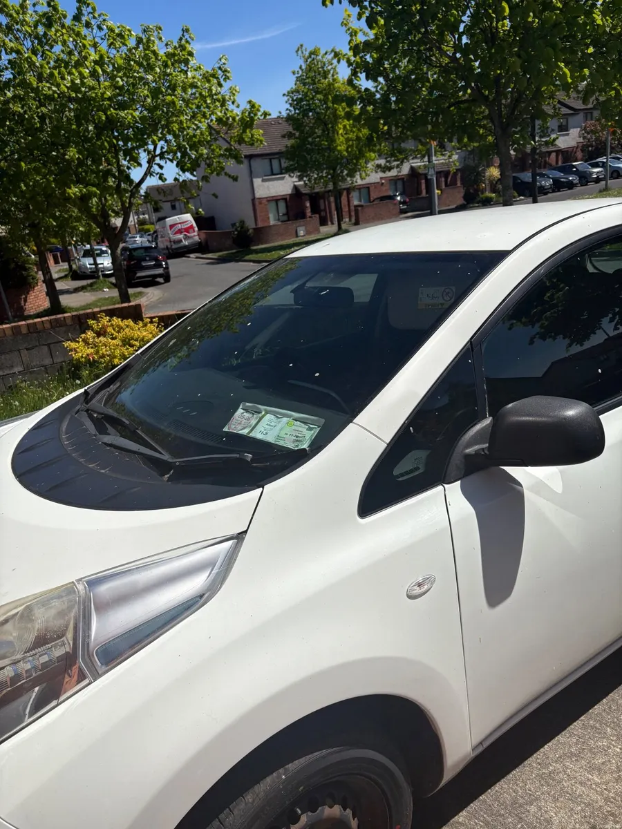 Nissan Leaf 2013 - Image 1