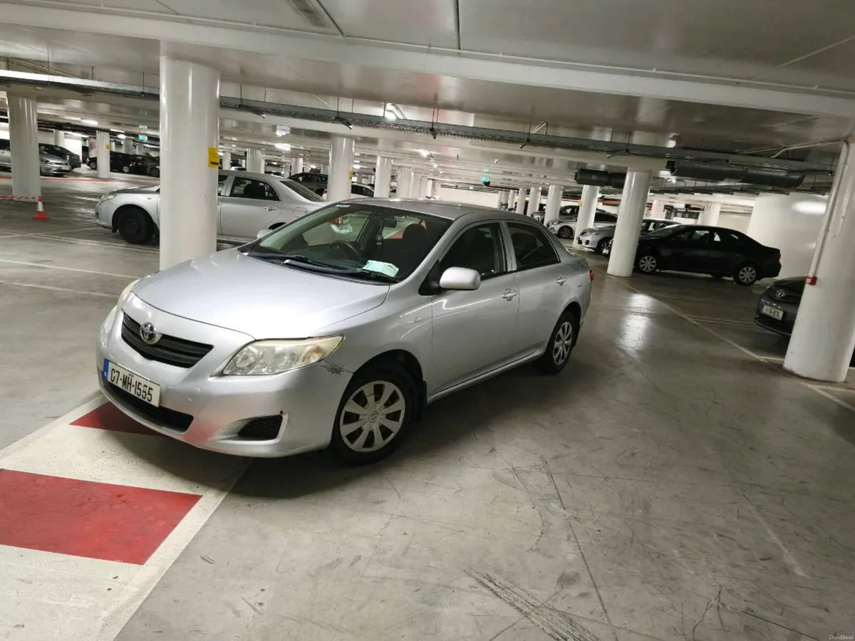 Very low km Toyota Corolla - Image 2