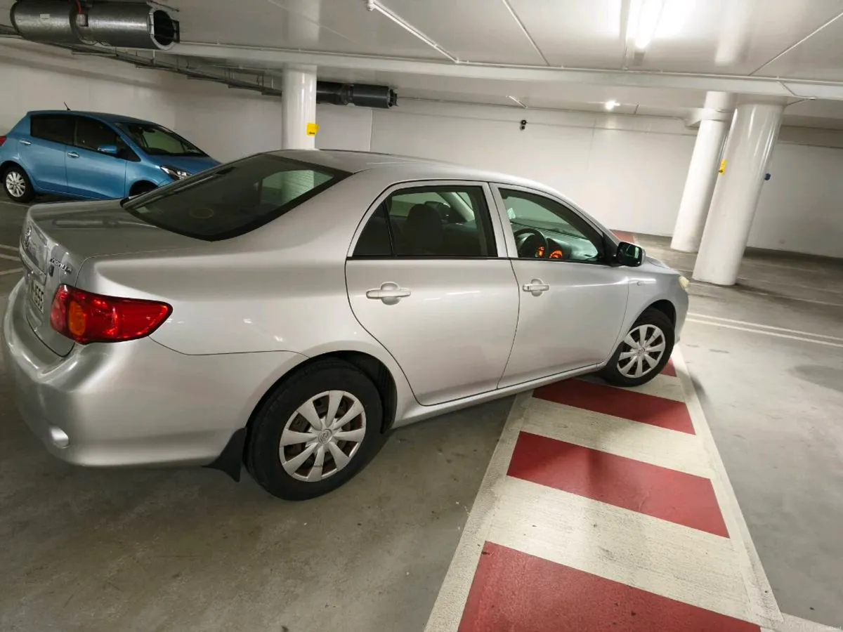 Very low km Toyota Corolla - Image 3