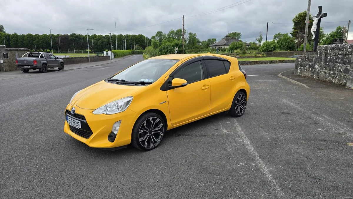 2015 Toyota Aqua 1.5 petrol Hybrid - Image 4