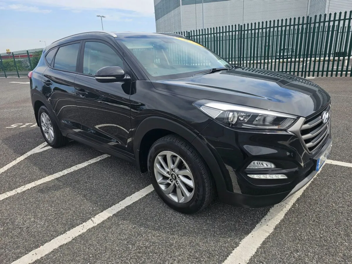 Hyundai Tucson 1.7 CRDI, EXECUTIVE MODEL, LOW MILE - Image 4