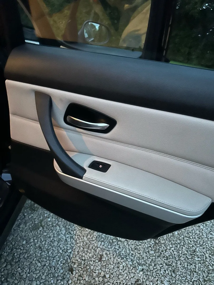 2011 bmw e90 316d - Image 2