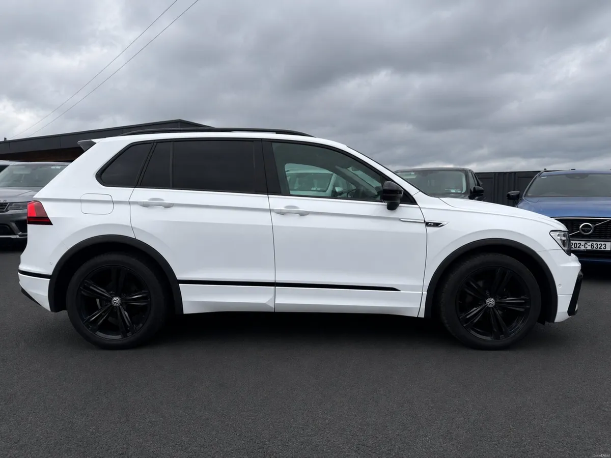 202 VW  Tiguan 2.0 TDI R LINE BLACK PACK - Image 2