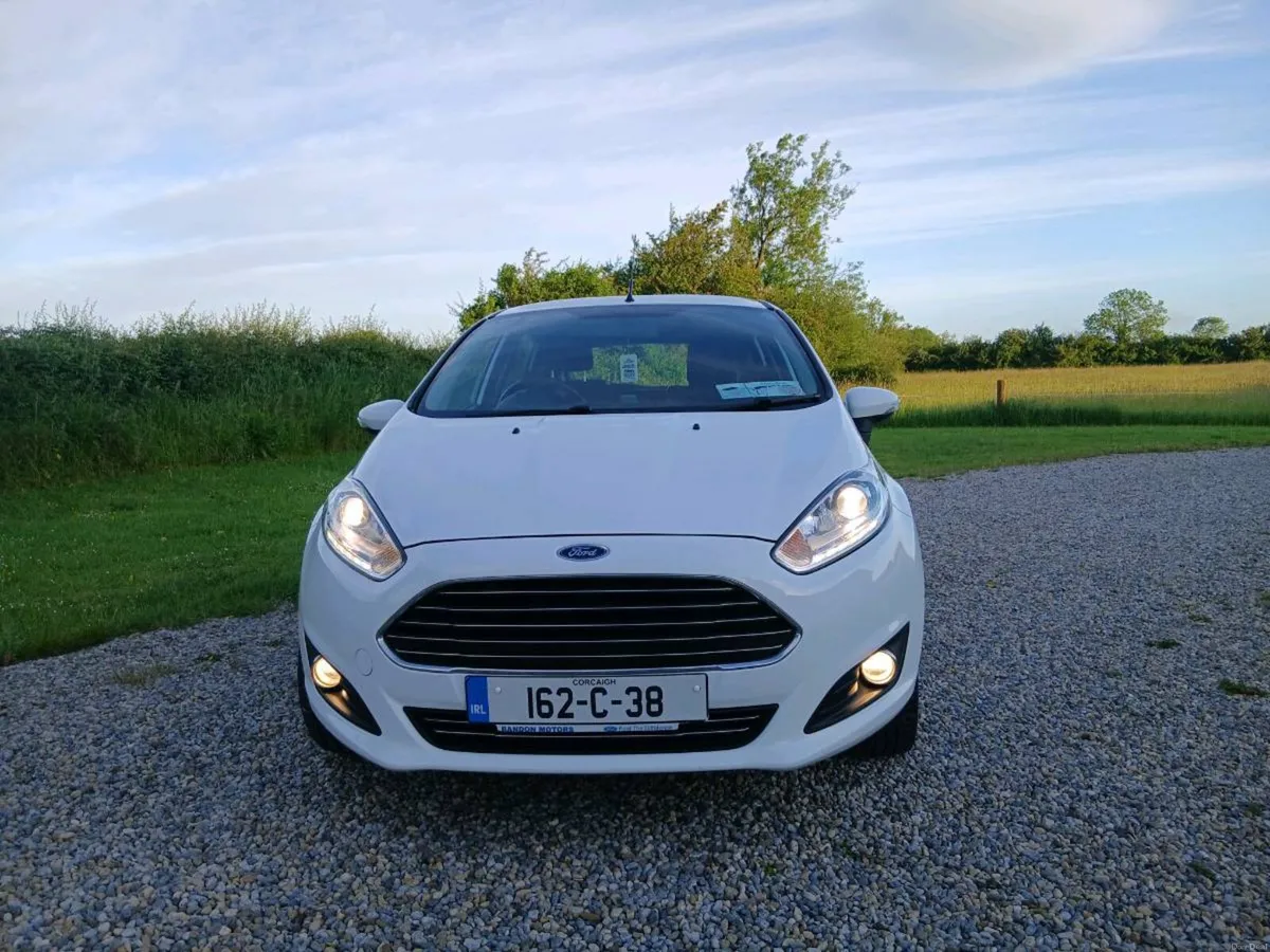 FORD FIESTA TITANIUM 1.25 PETROL LOW MILEAGE - Image 2